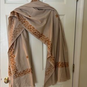Elegant Beige Embroidered Scarf
